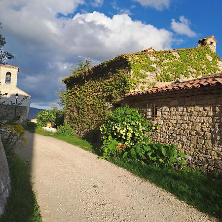 Les Roses Tremieres Acomodação com café da manhã Bargème Exterior foto